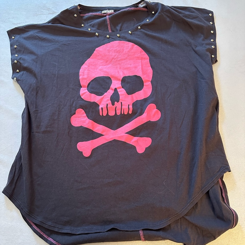 Alcott shirt pink gray skull